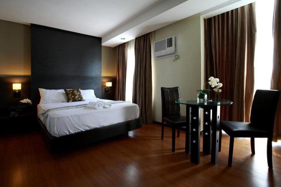 Makati Boutique Hotel Near Naia Airport Terminal 3 Edsa Pasay Cbd Makati City ภายนอก รูปภาพ