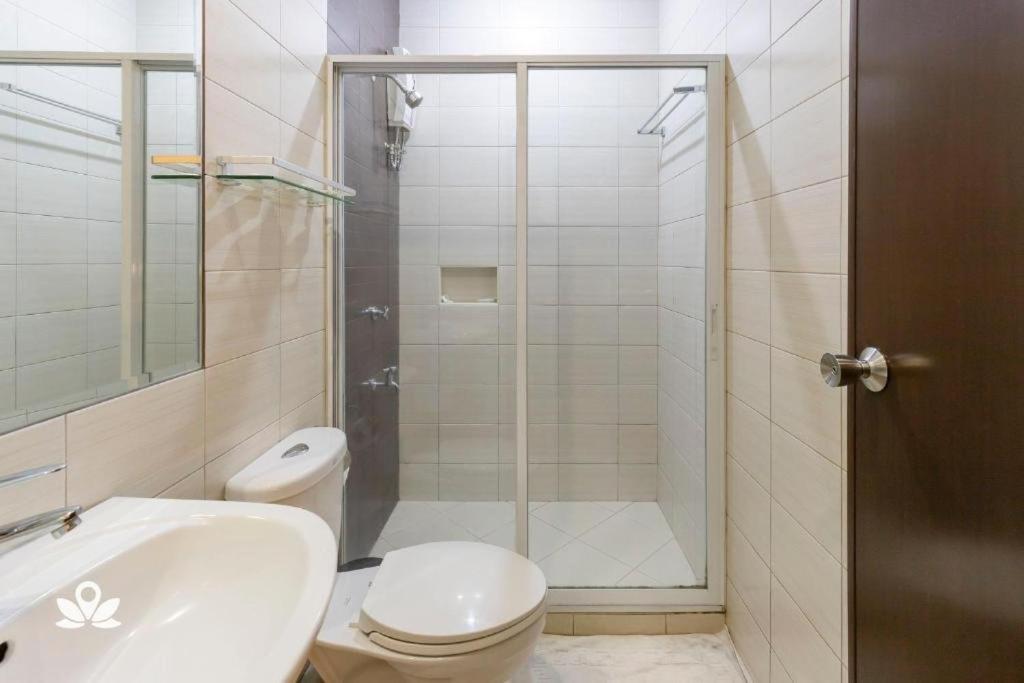Makati Boutique Hotel Near Naia Airport Terminal 3 Edsa Pasay Cbd Makati City ภายนอก รูปภาพ